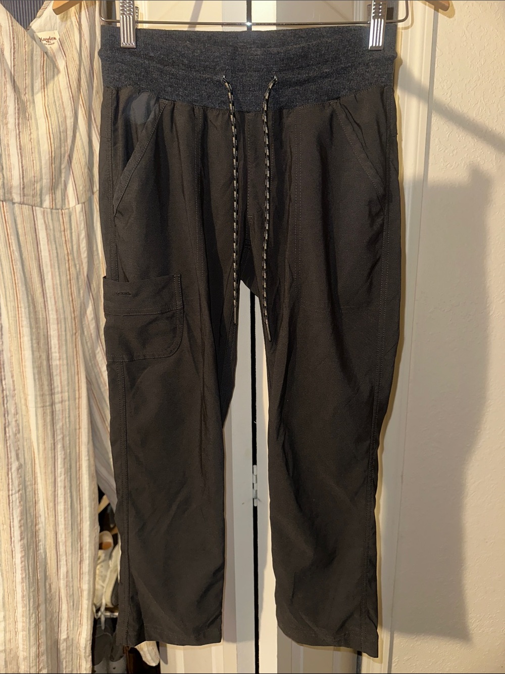 Women's Columbia Grey Drawstring Ankle Cargo Pants